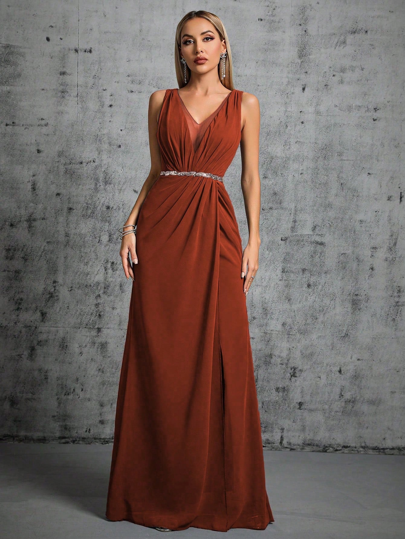 Formales Damenkleid mit Schlitz, Farben