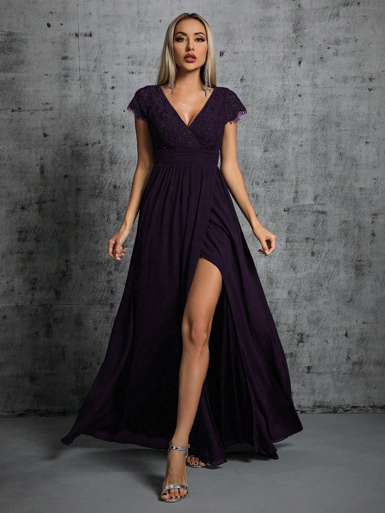 Formales Damenkleid mit Schlitz, Farben