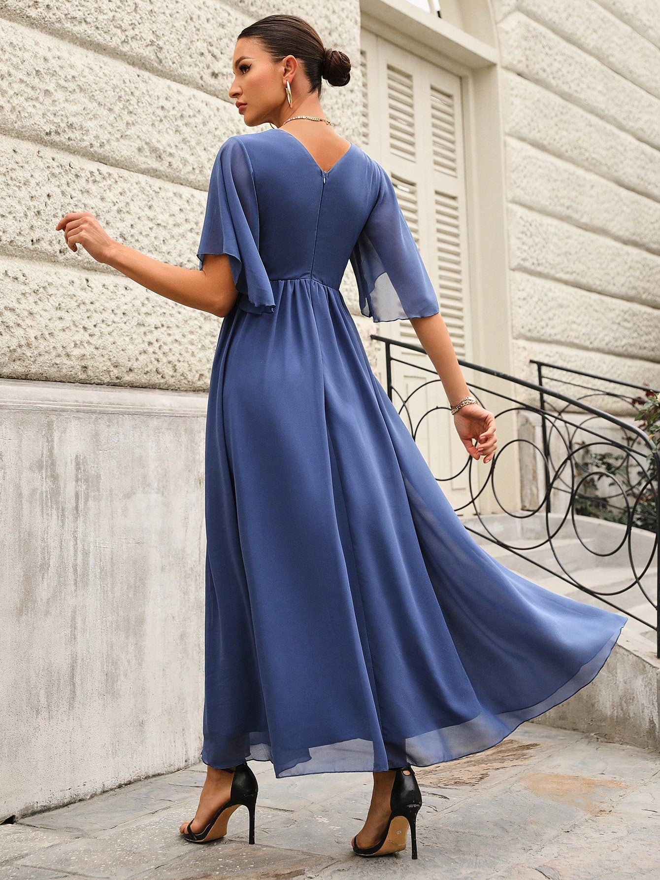 Twist-formelles Damenkleid