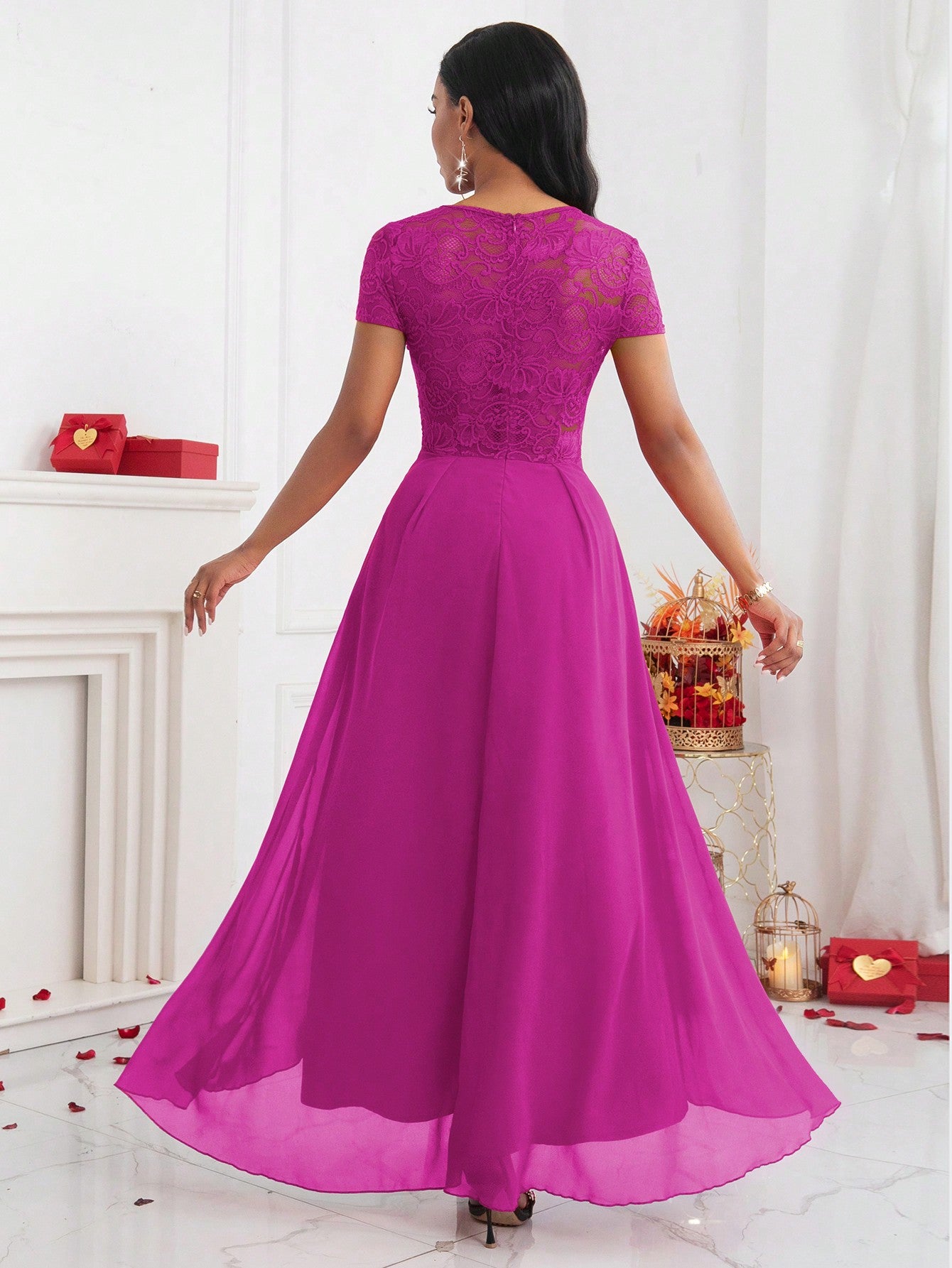 Formales Damenkleid mit Spitze, Farben