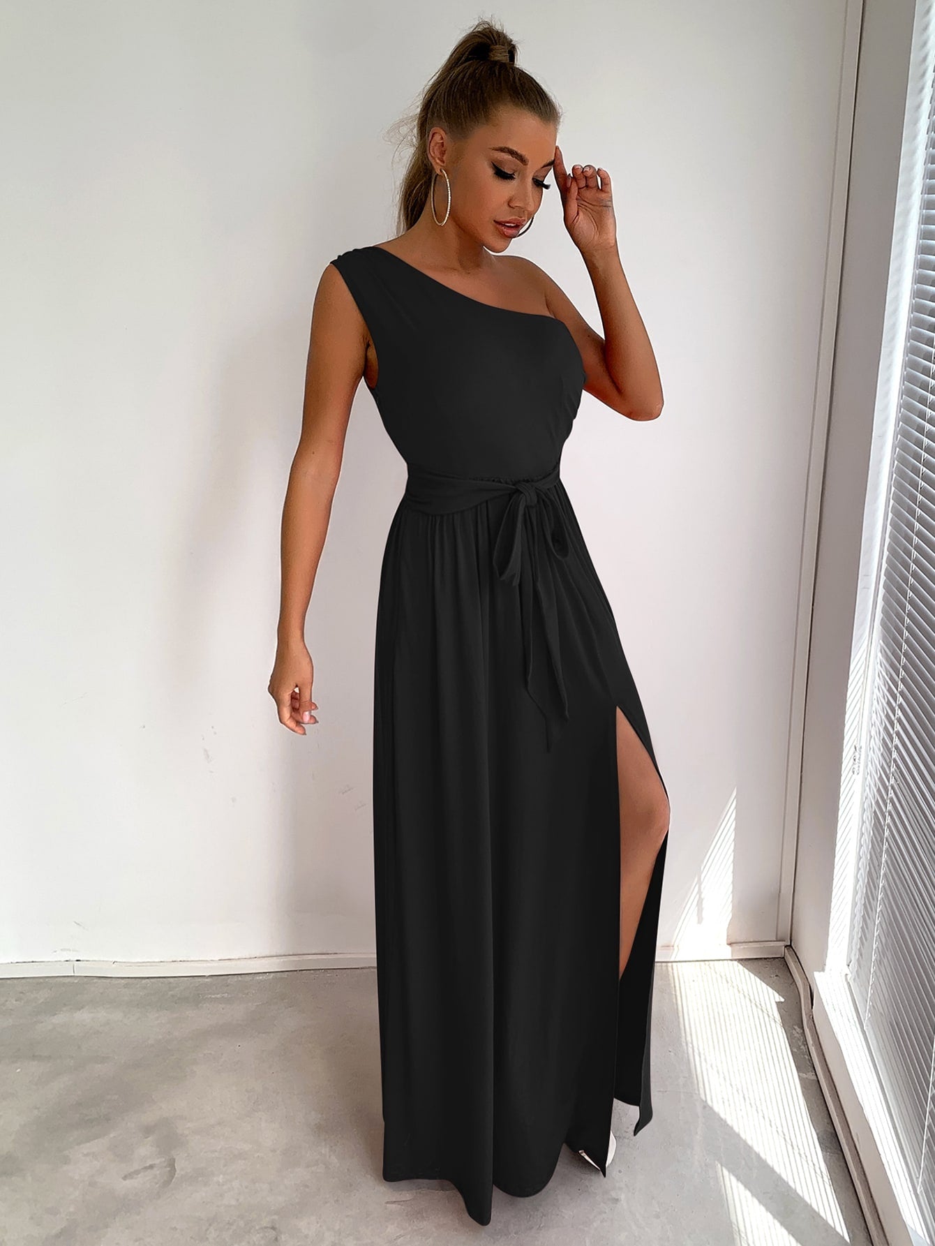 Asymmetrisches One-Shoulder-Kleid