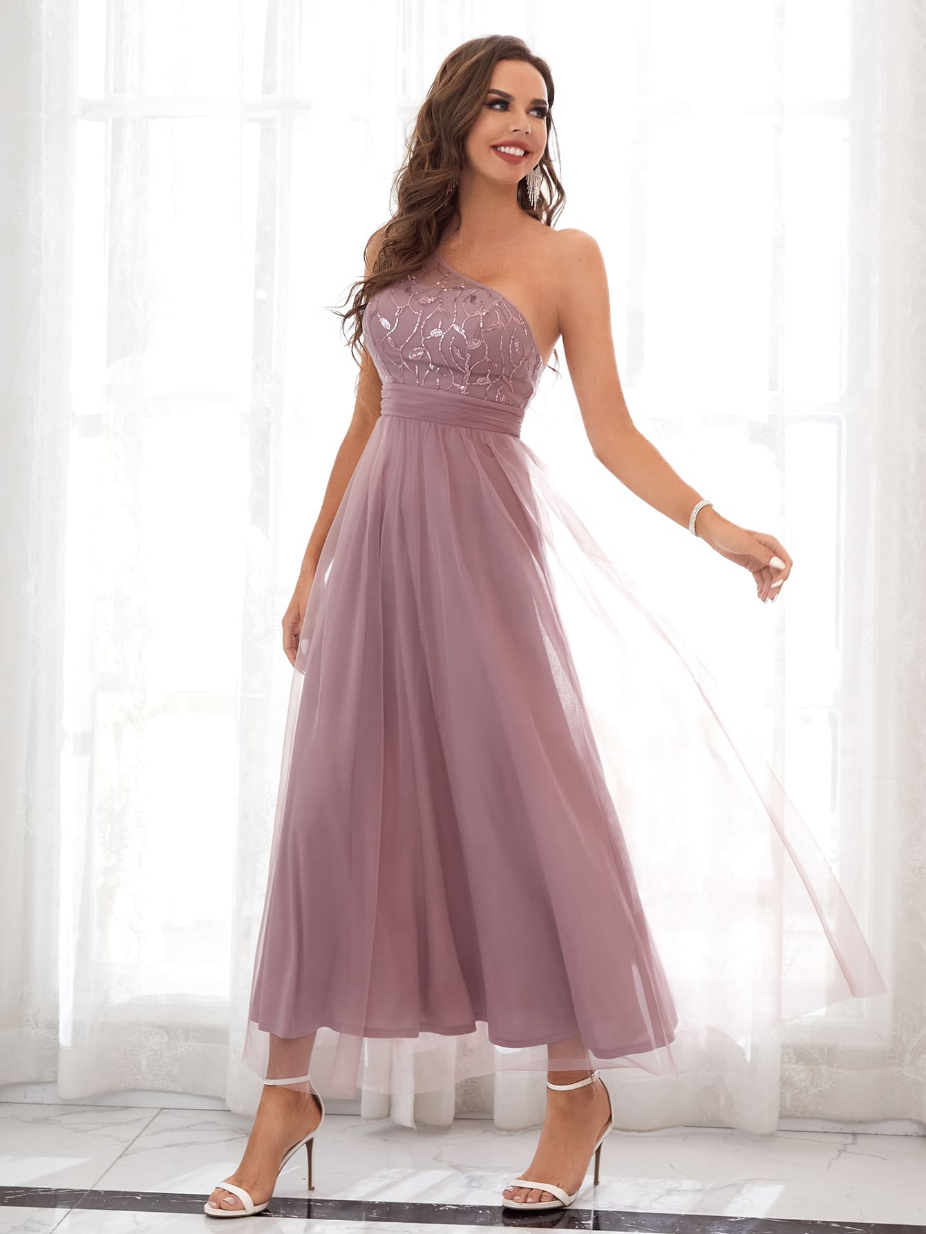 Formales Damenkleid mit Pailletten