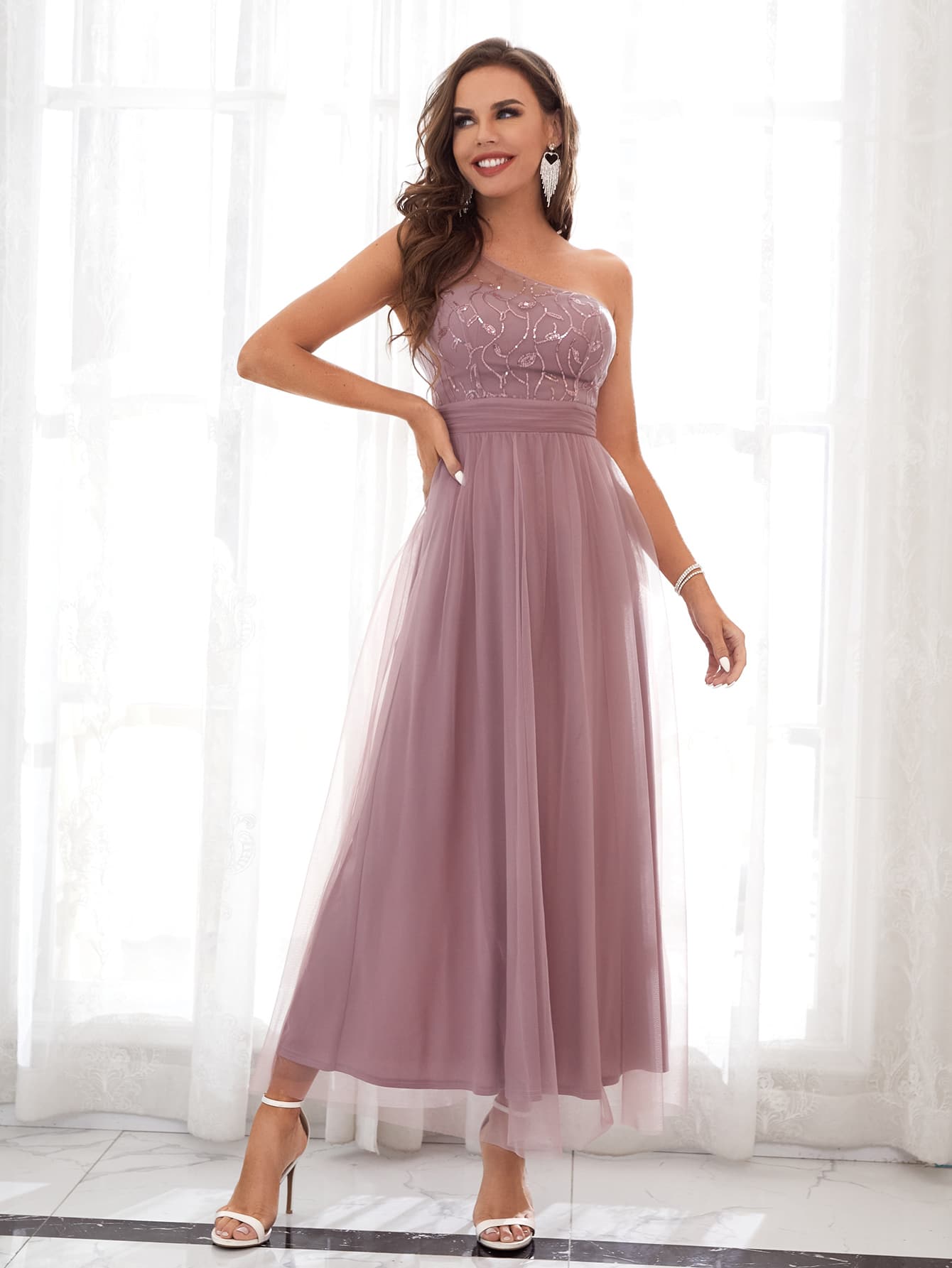 Formales Damenkleid mit Pailletten