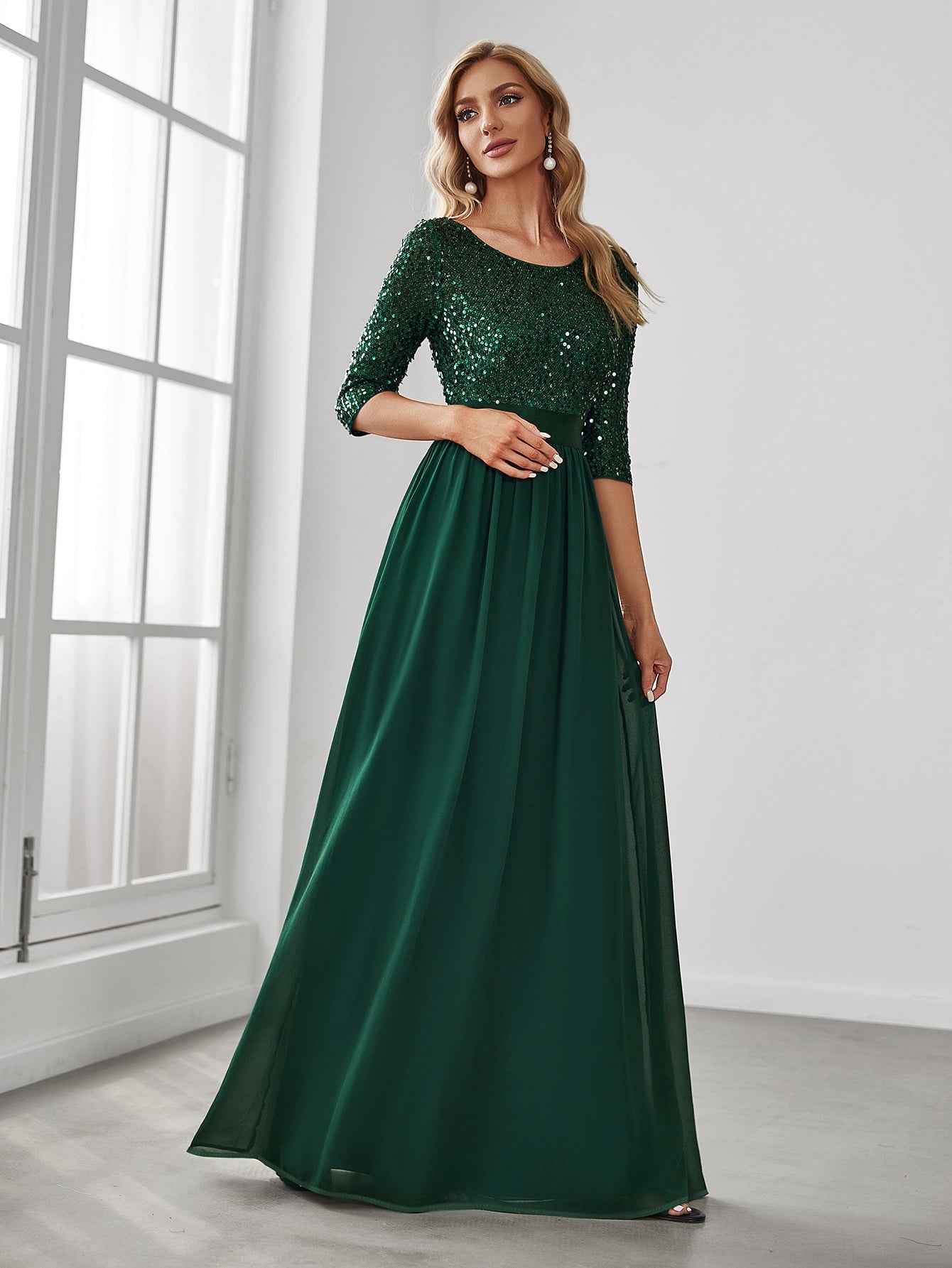 Formales Damenkleid mit Pailletten, Farben