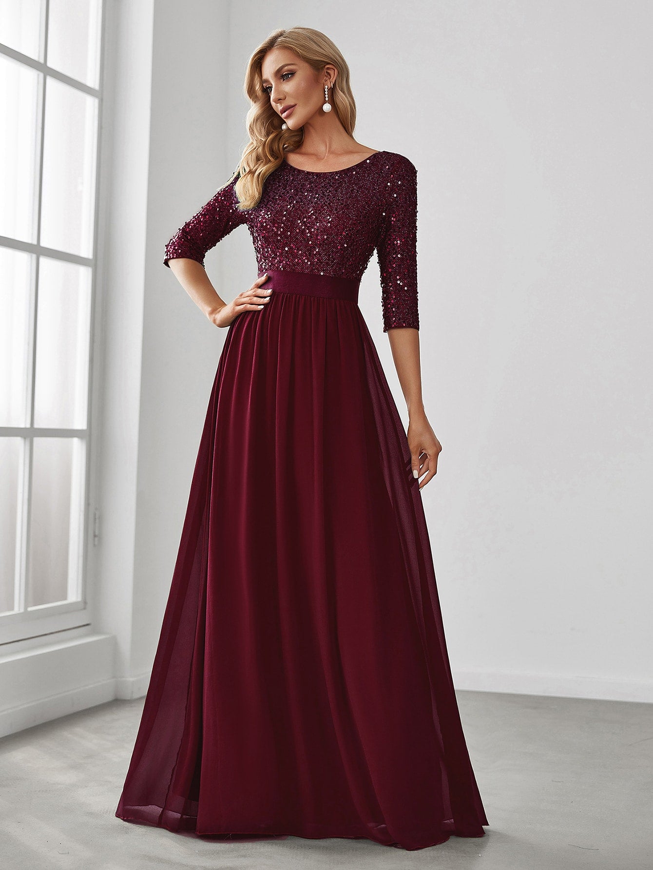 Formales Damenkleid mit Pailletten, Farben