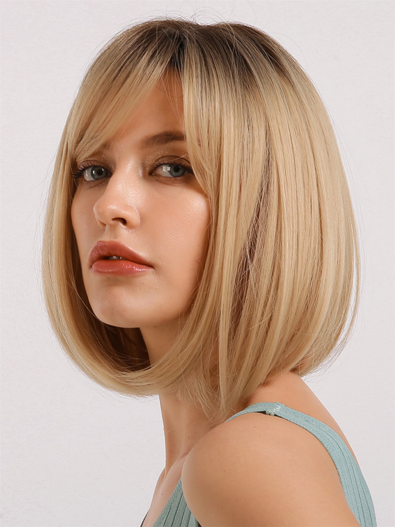 Blonde synthetische Bob-Perücke