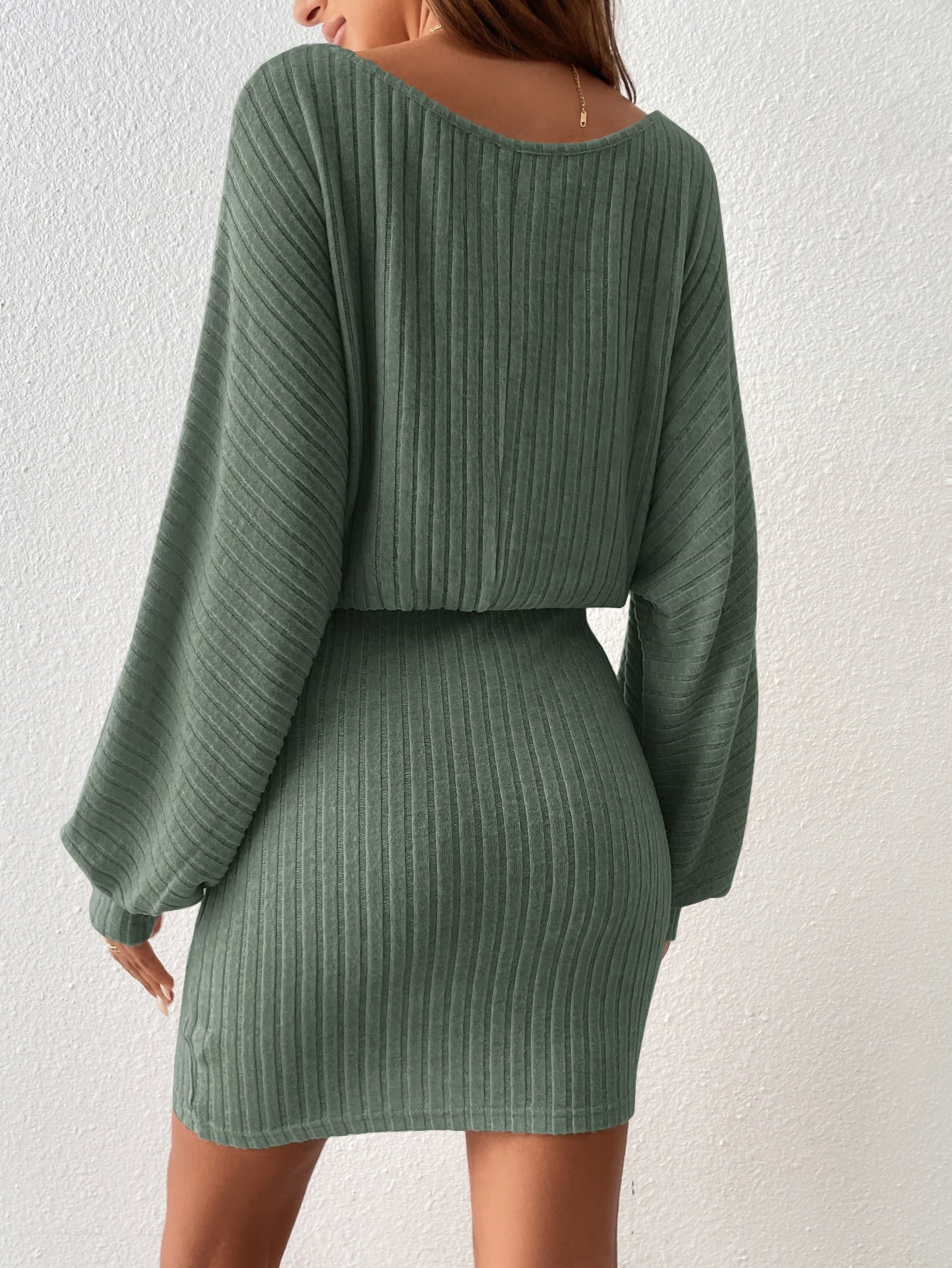 Damen-Strickkleid mit Gürtel