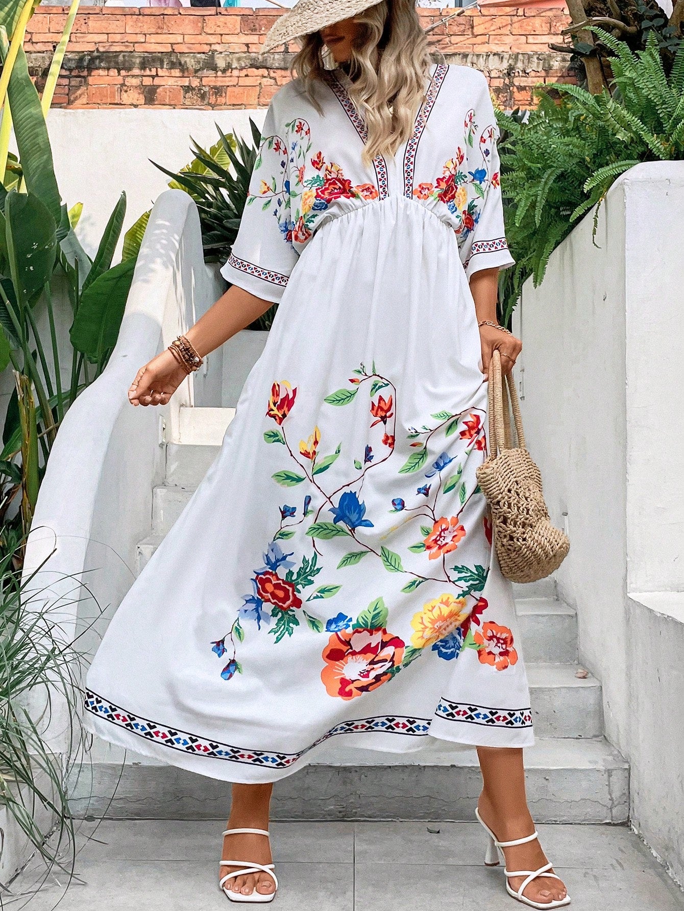 Nelly Damenkleid mit floraler Vorderseite