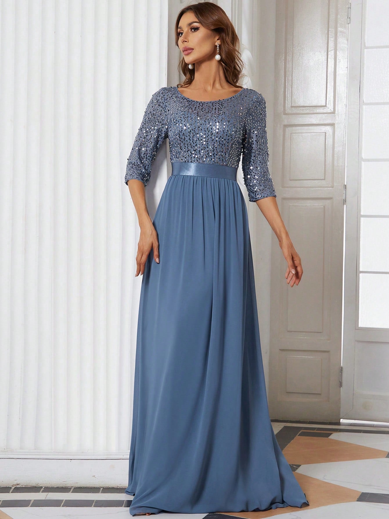 Formales Damenkleid mit Pailletten, Farben