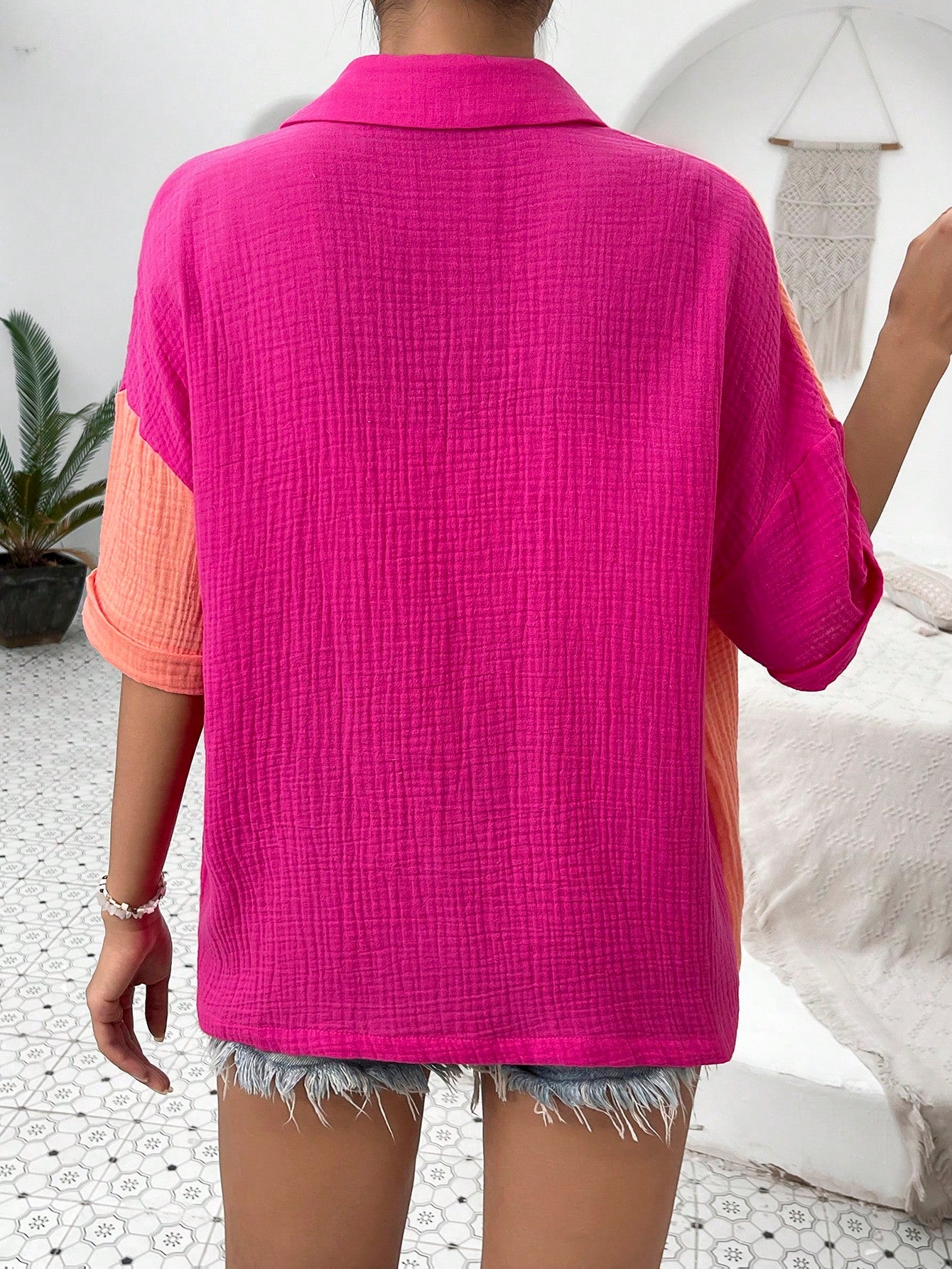 Damenshirt in Neonfarben