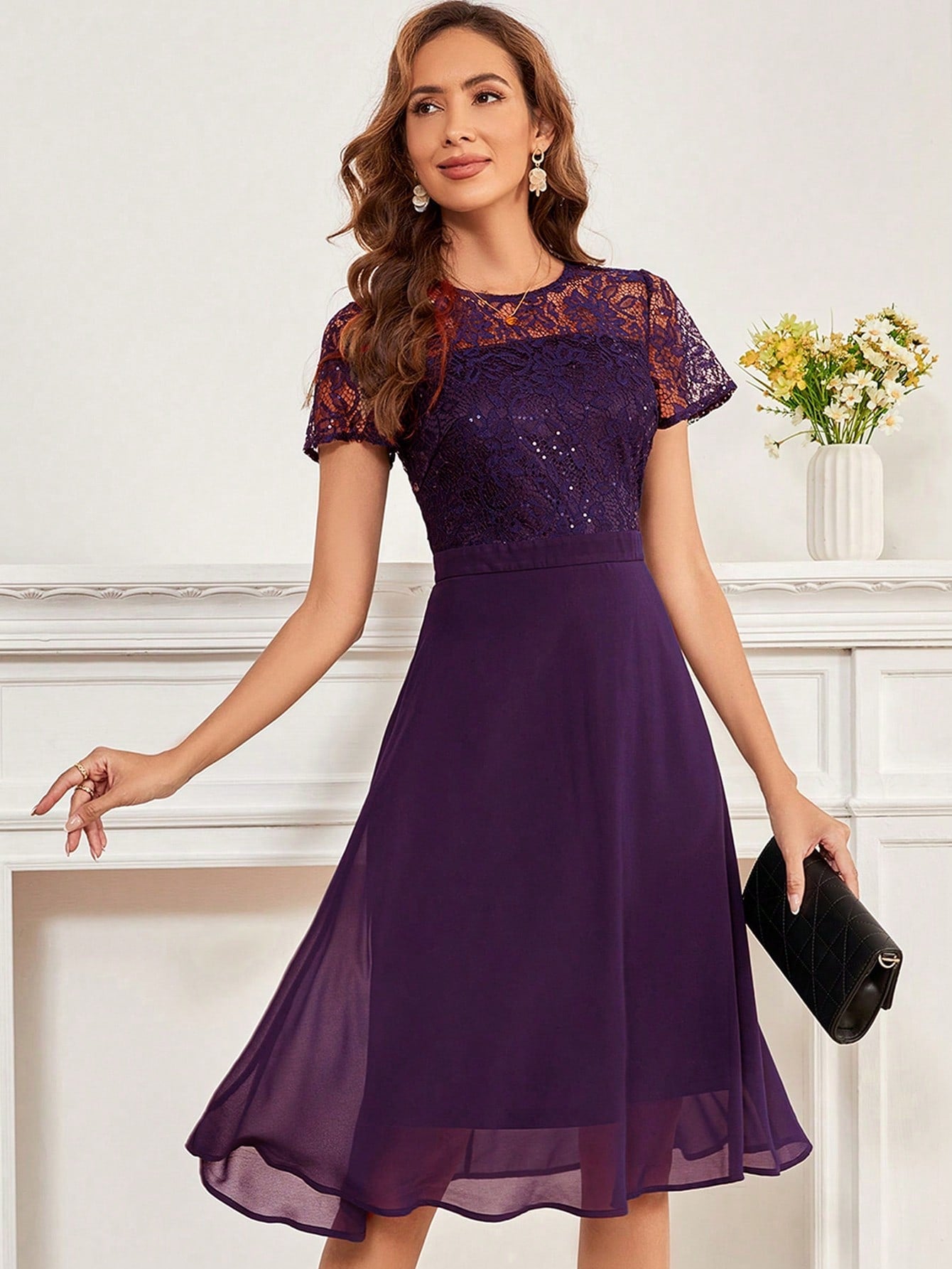 Formales Damenkleid mit Spitze, Farben