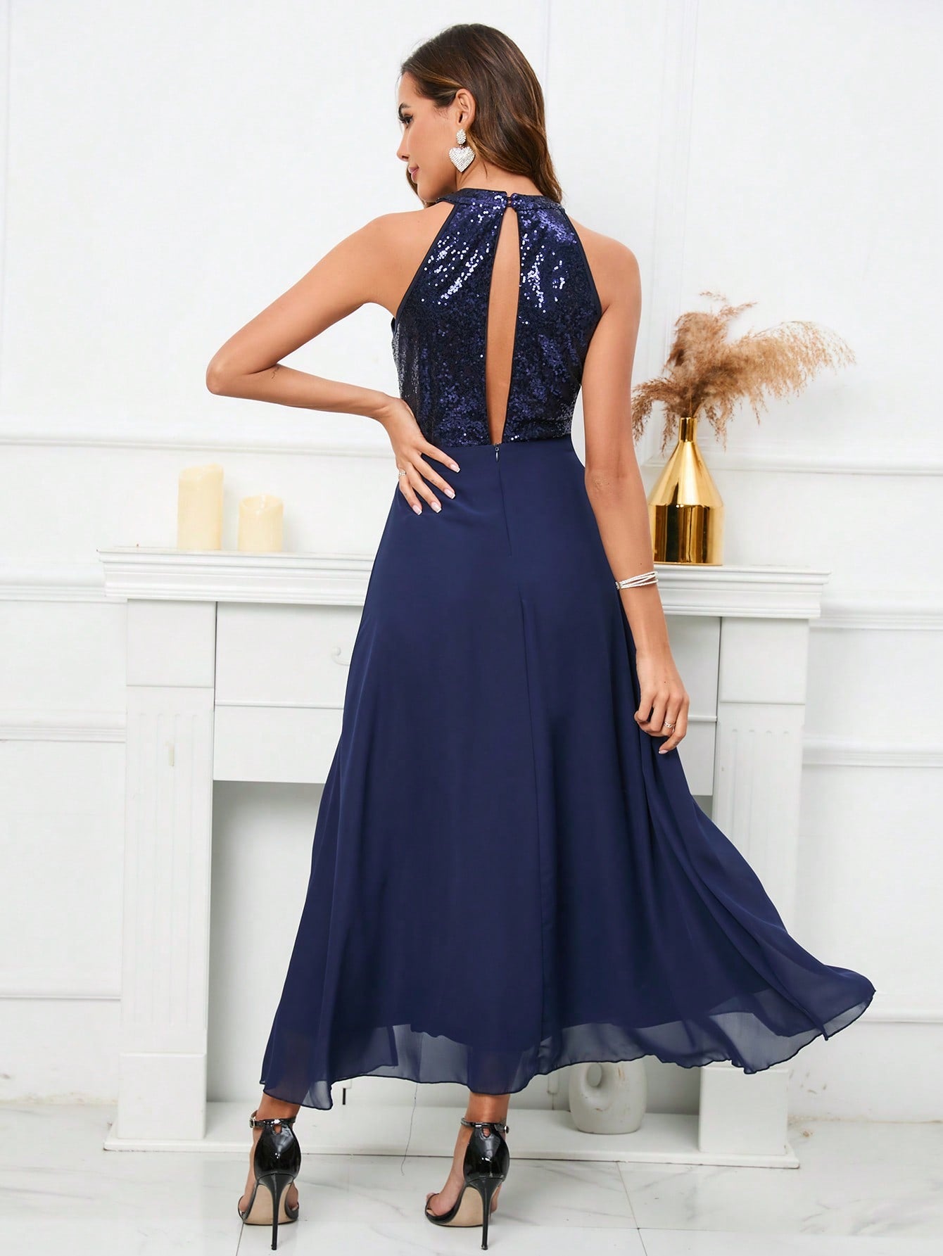 Formales Damenkleid mit Pailletten