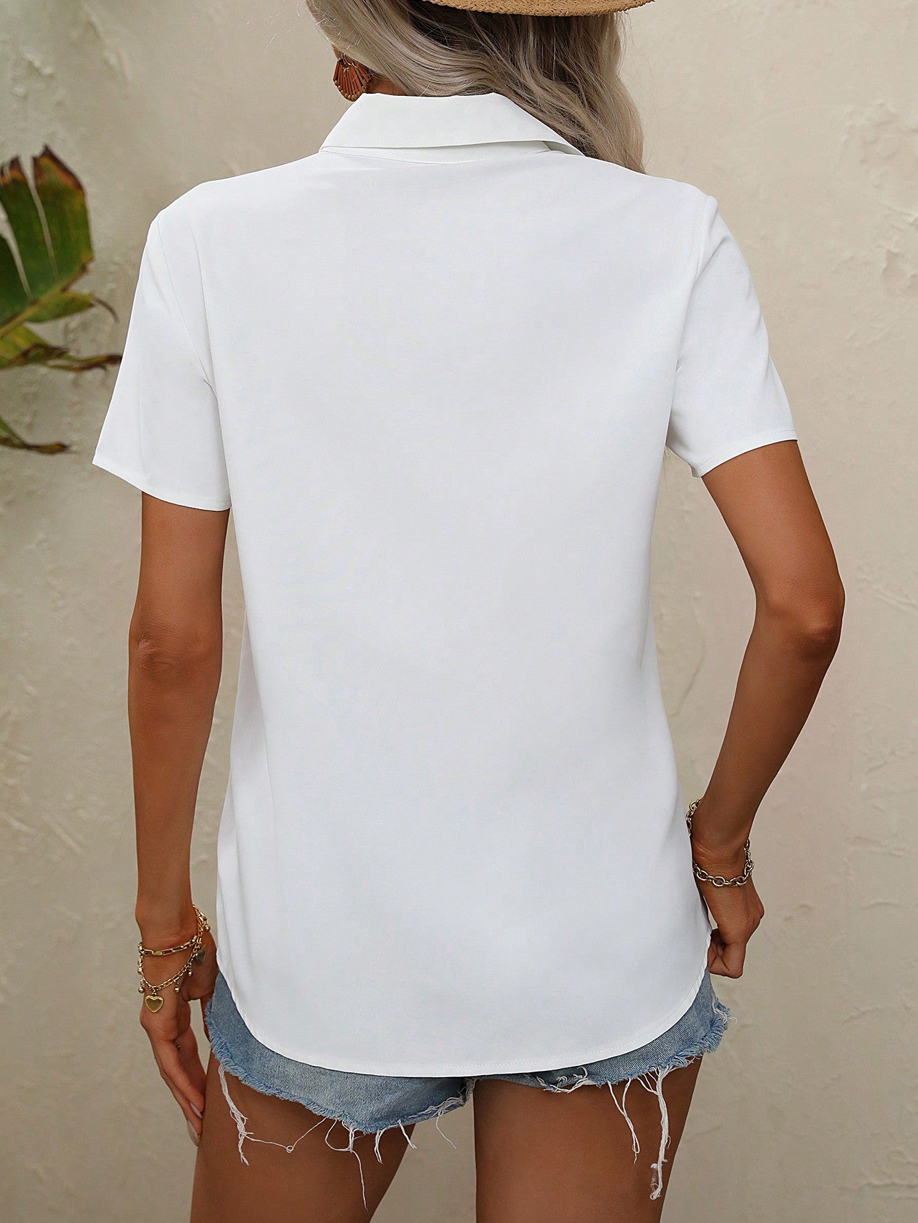 Damenshirt mit buntem Aufdruck