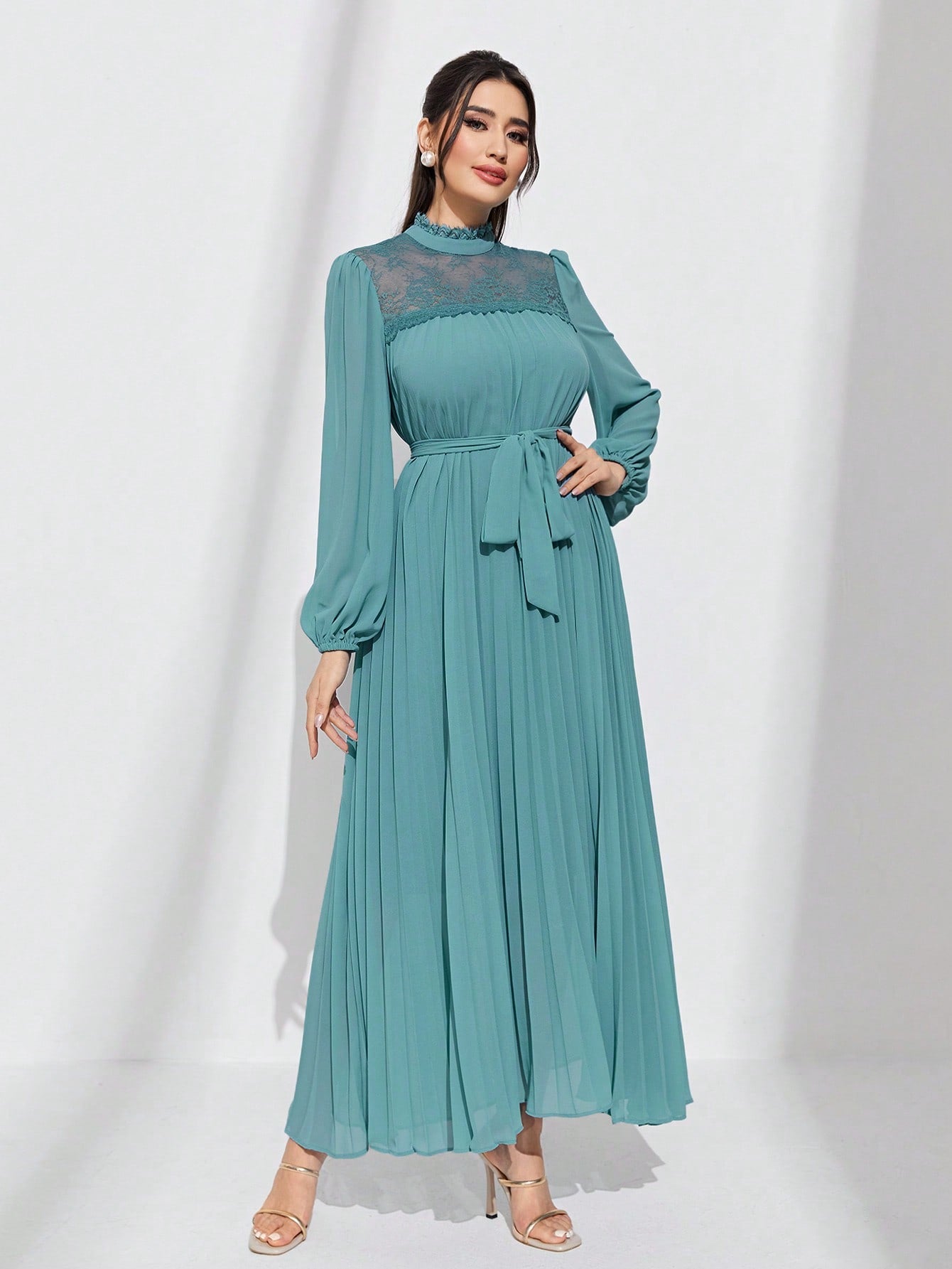 Damen-Abendkleid mit Falten, Farben