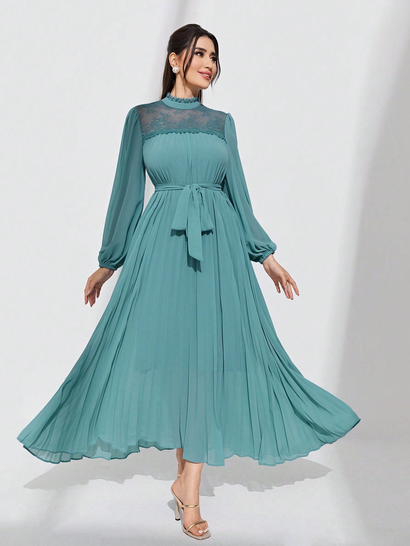 Damen-Abendkleid mit Falten, Farben