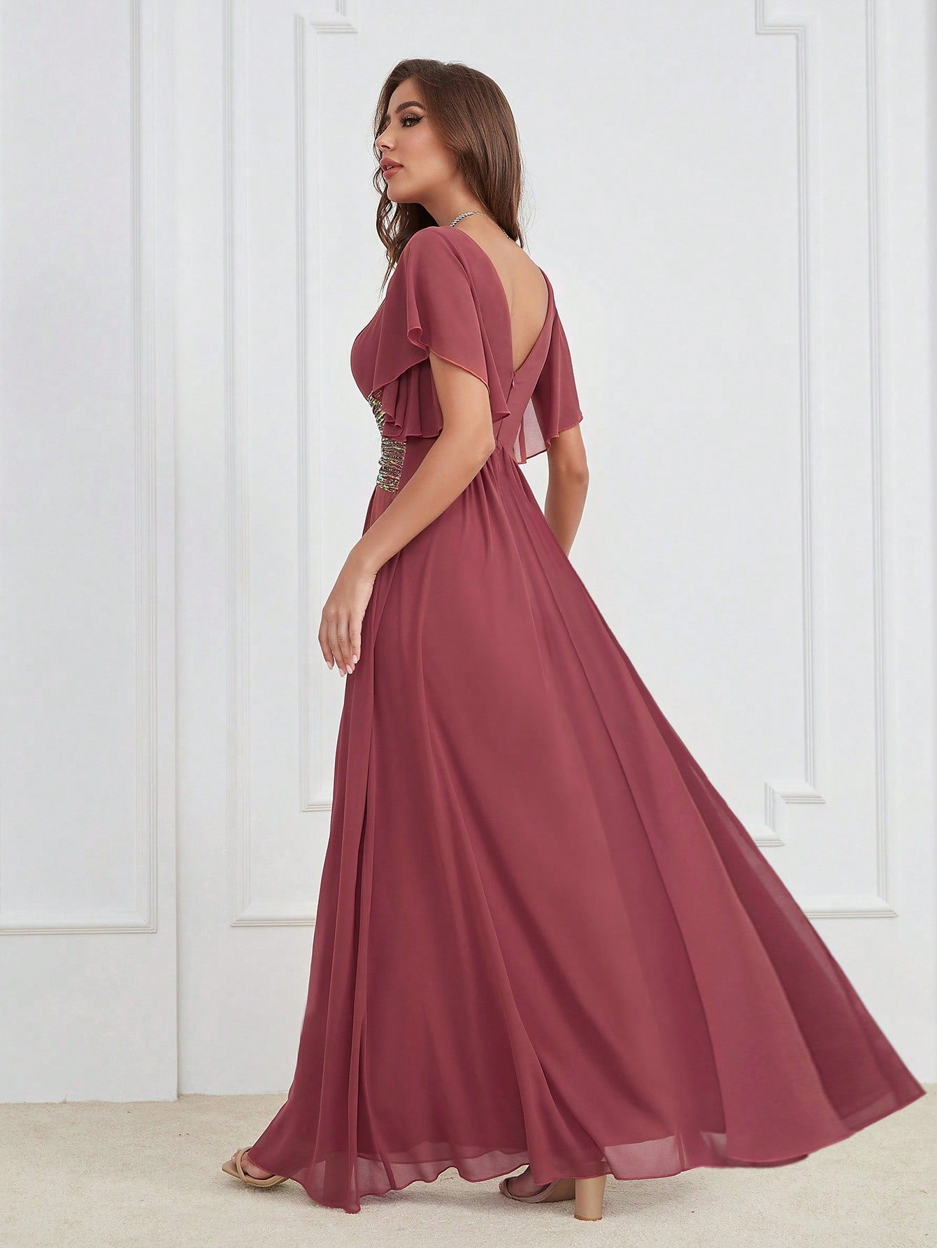 Formales Damenkleid mit Pailletten