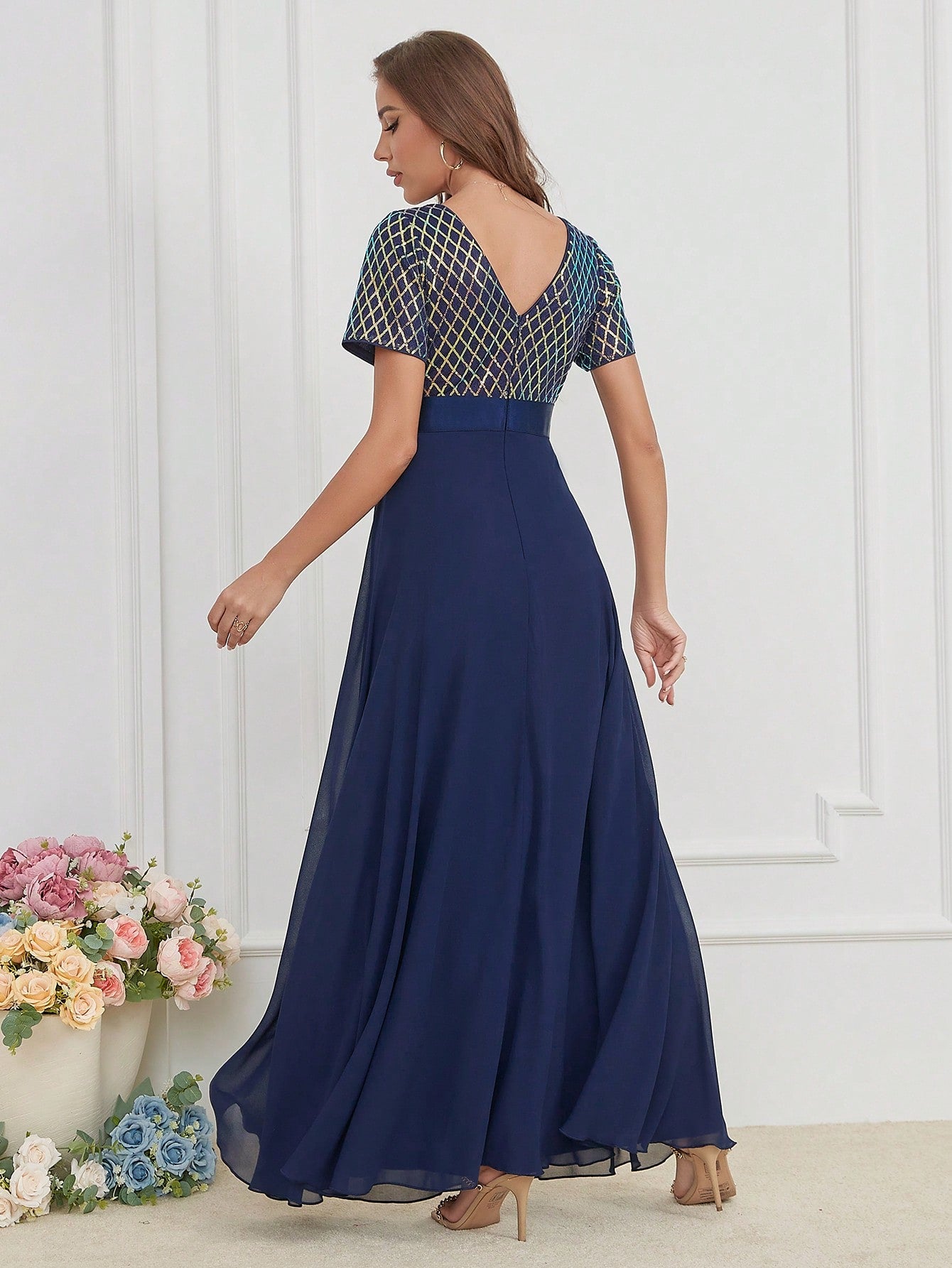 Formales Damenkleid mit Pailletten