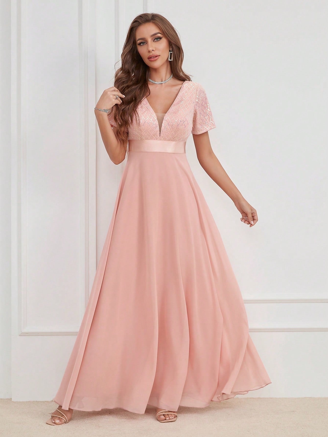 Formales Damenkleid mit Pailletten