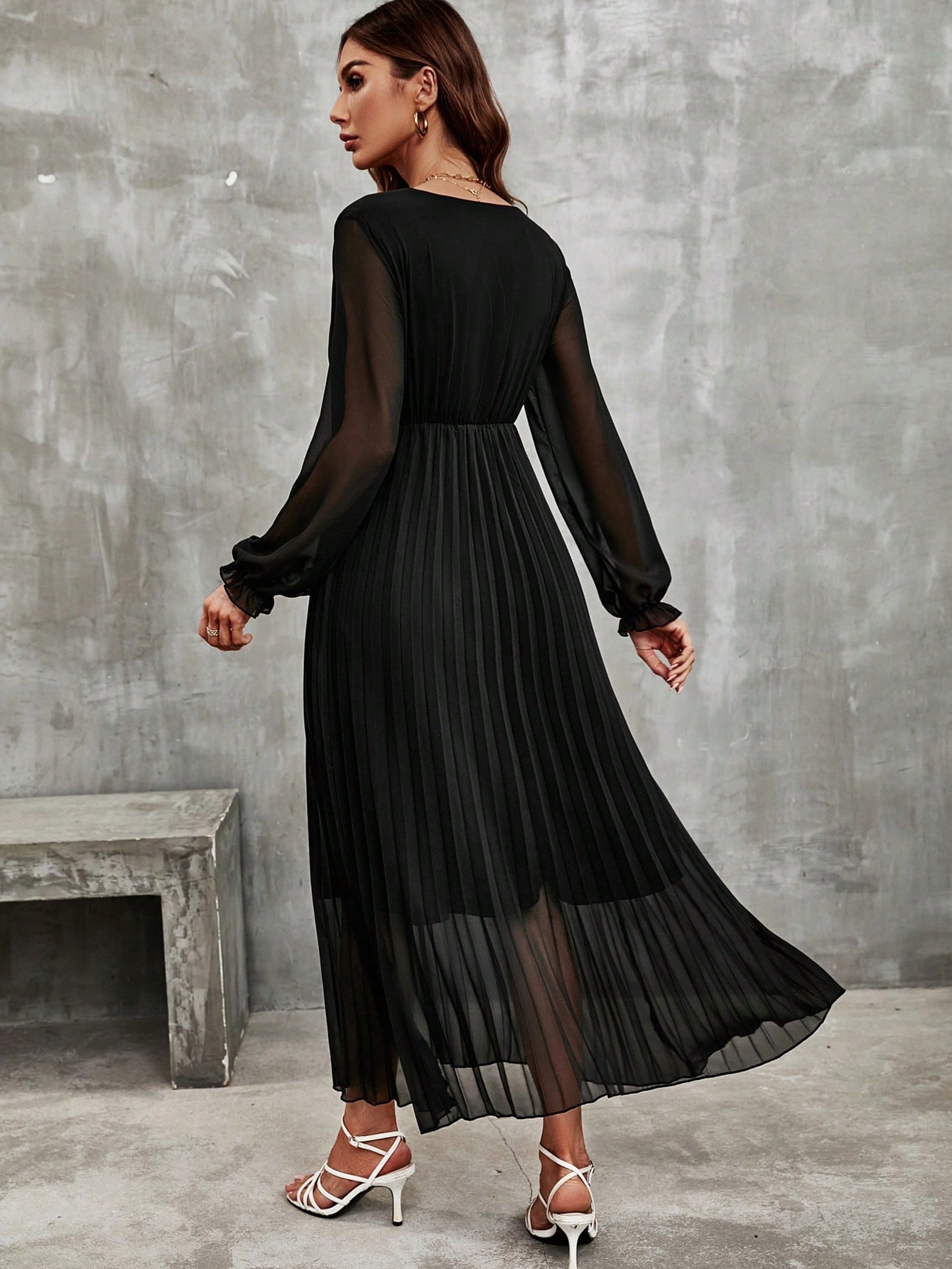 Damen-Abendkleid mit Falten