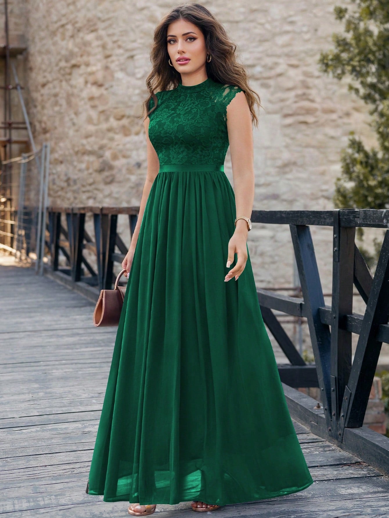 Formales Damenkleid mit Spitze, Farben