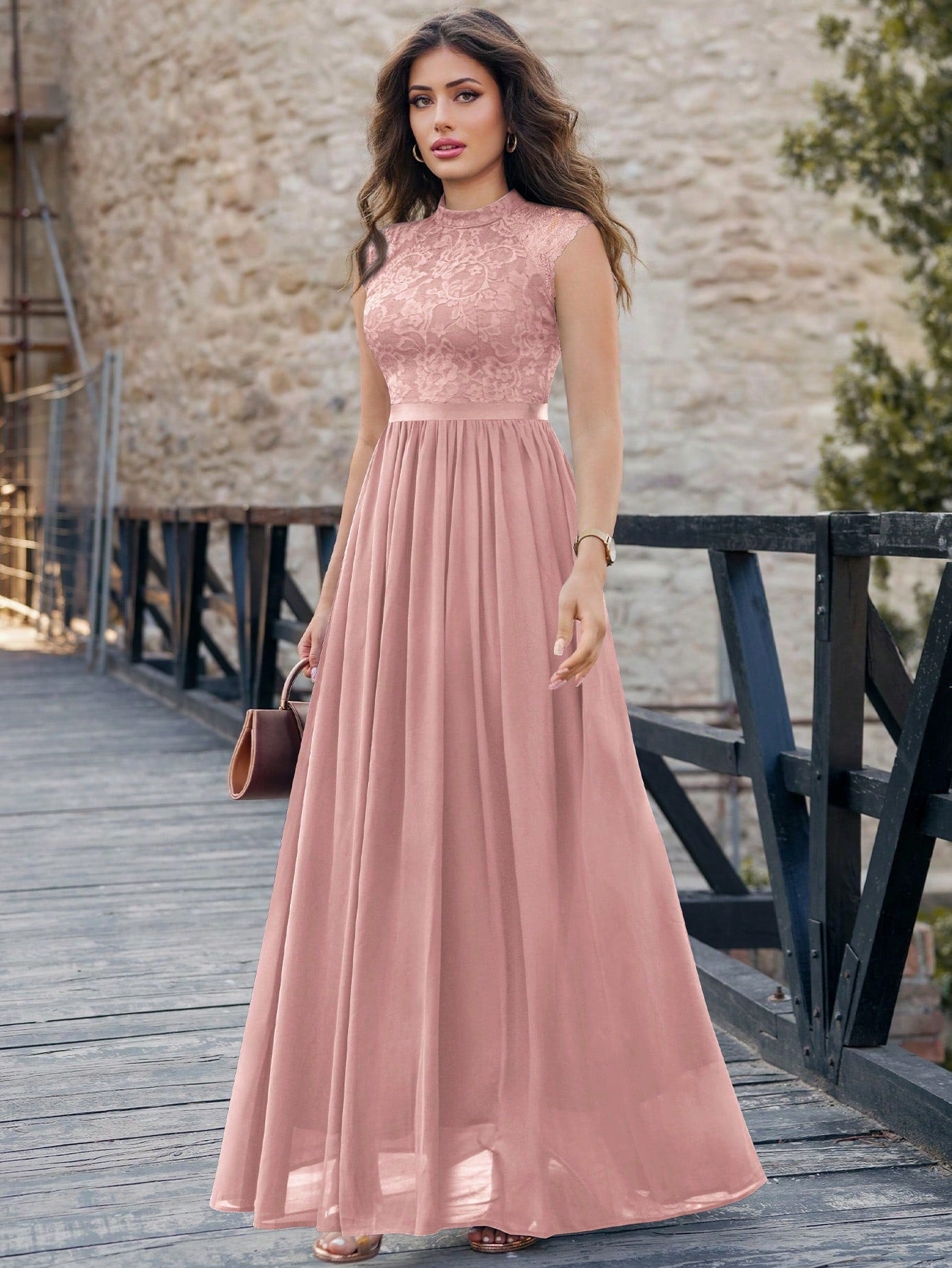 Formales Damenkleid mit Spitze, Farben