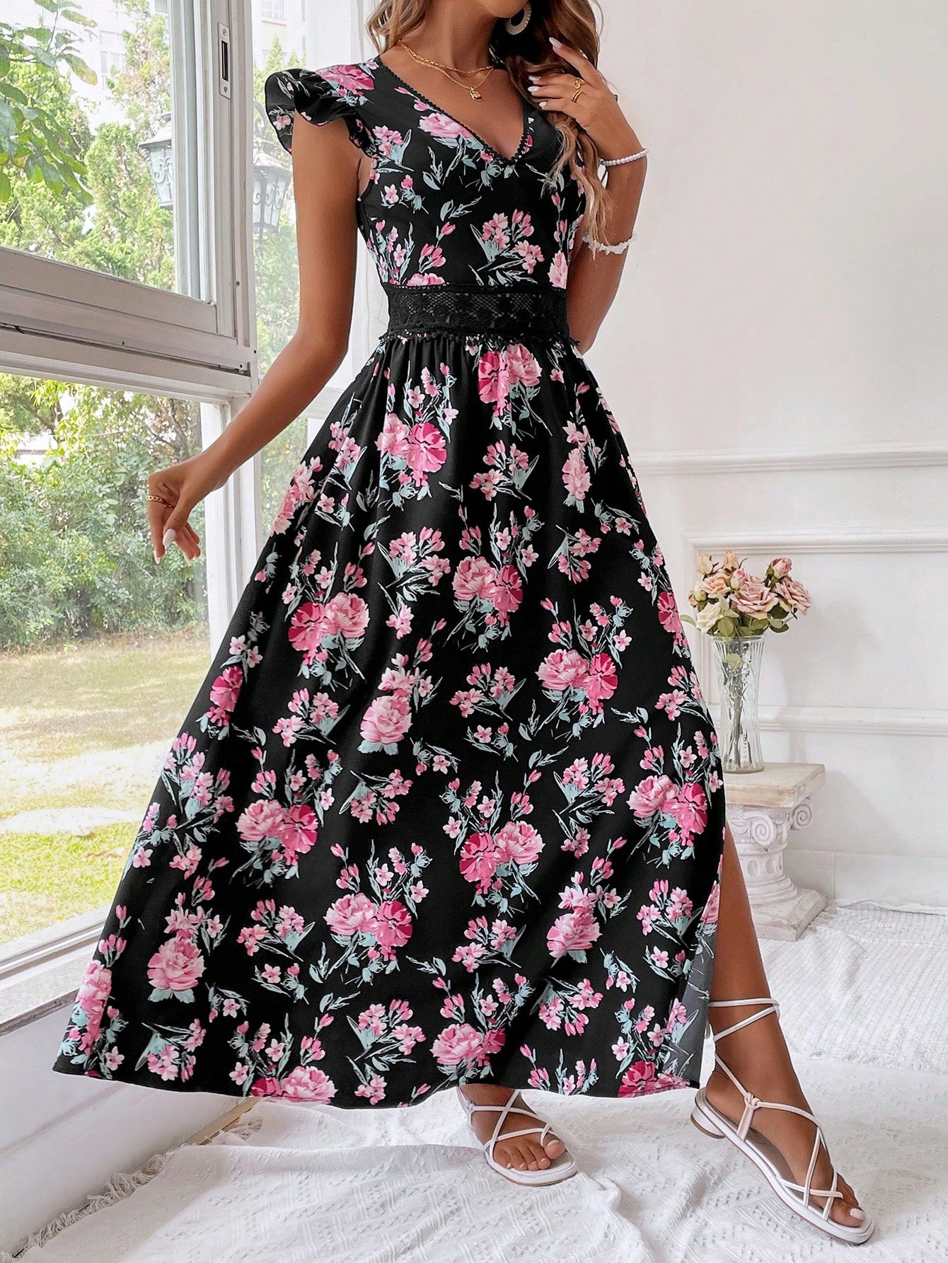 Langes Damenkleid mit Aufdruck