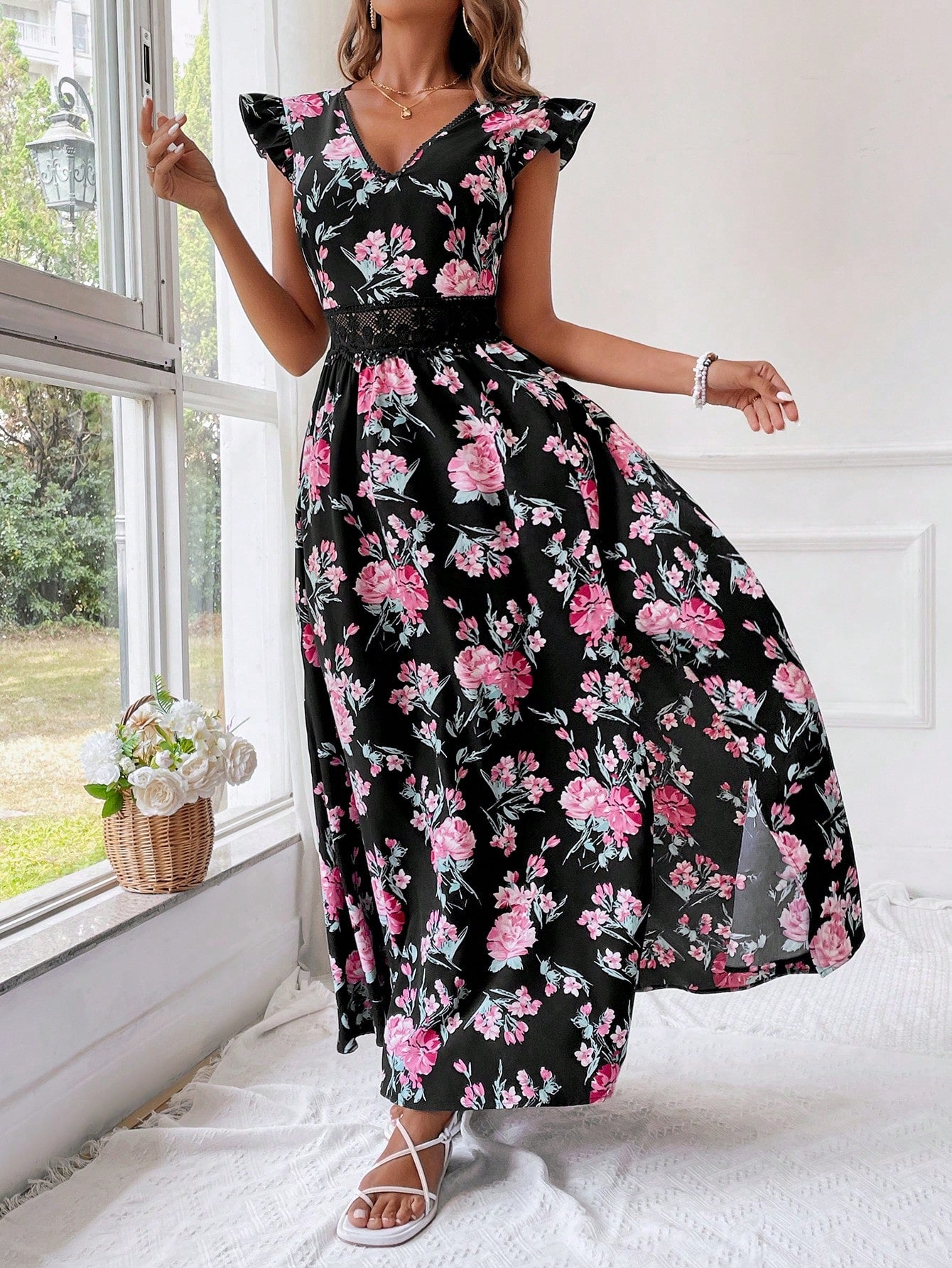 Langes Damenkleid mit Aufdruck